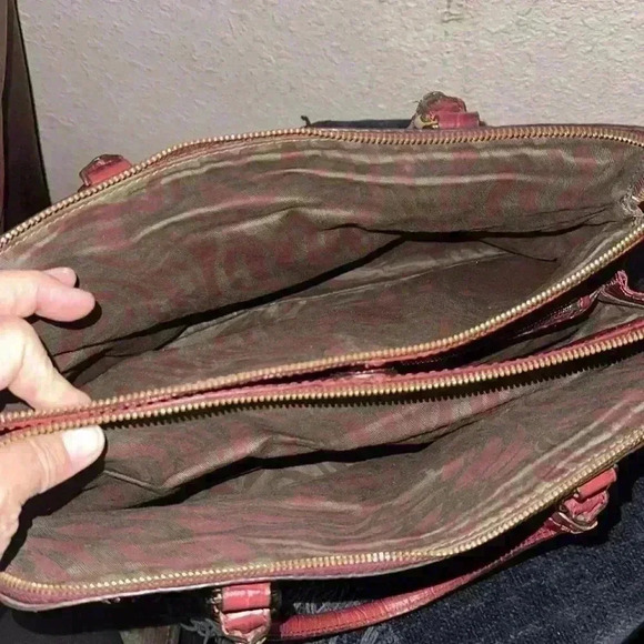 👜Antonio Melani 🇮🇹Large Burgundy Leather Croc Embossed Satchel Handbag - Picture 8 of 13